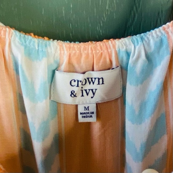 Crown & Ivy Tank Top M Coastal Beach Ruffle Cruise Preppy Flowy Chevron Stripe - Picture 3 of 6